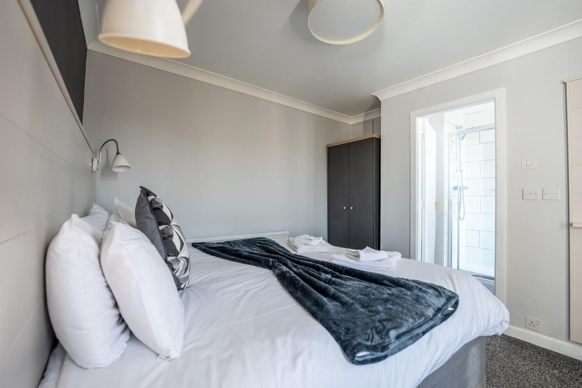 The Strathmore Hotel Morecambe Buitenkant foto