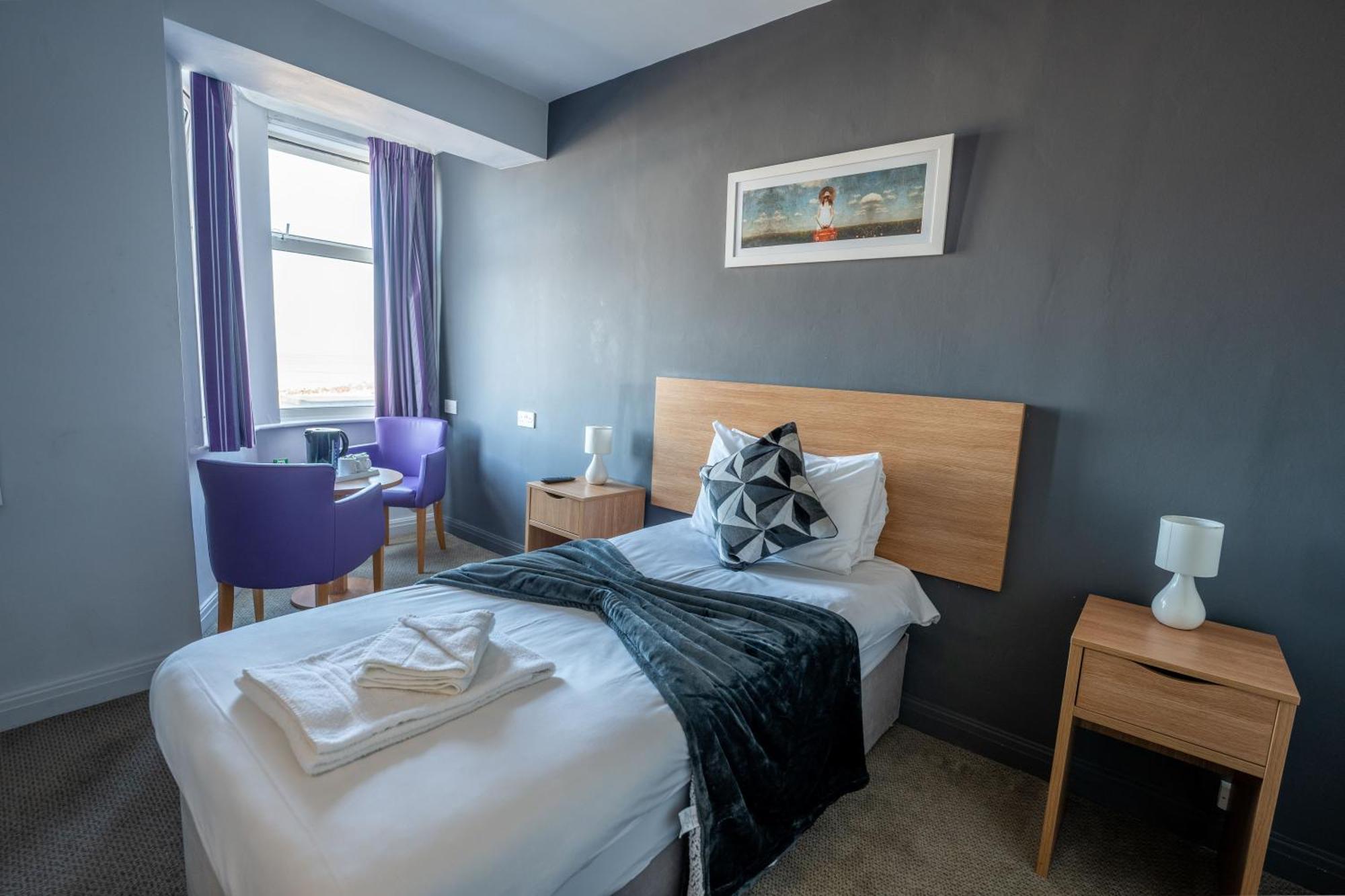 The Strathmore Hotel Morecambe Buitenkant foto