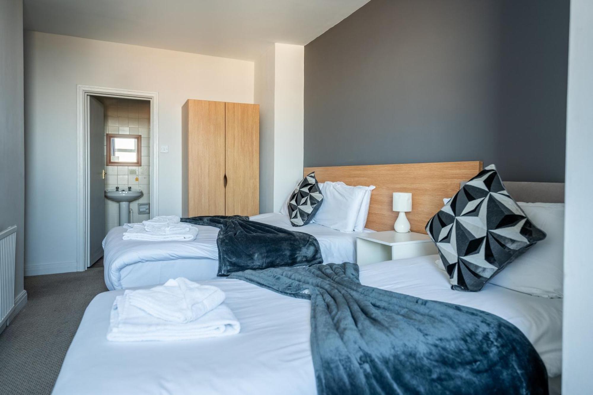 The Strathmore Hotel Morecambe Buitenkant foto