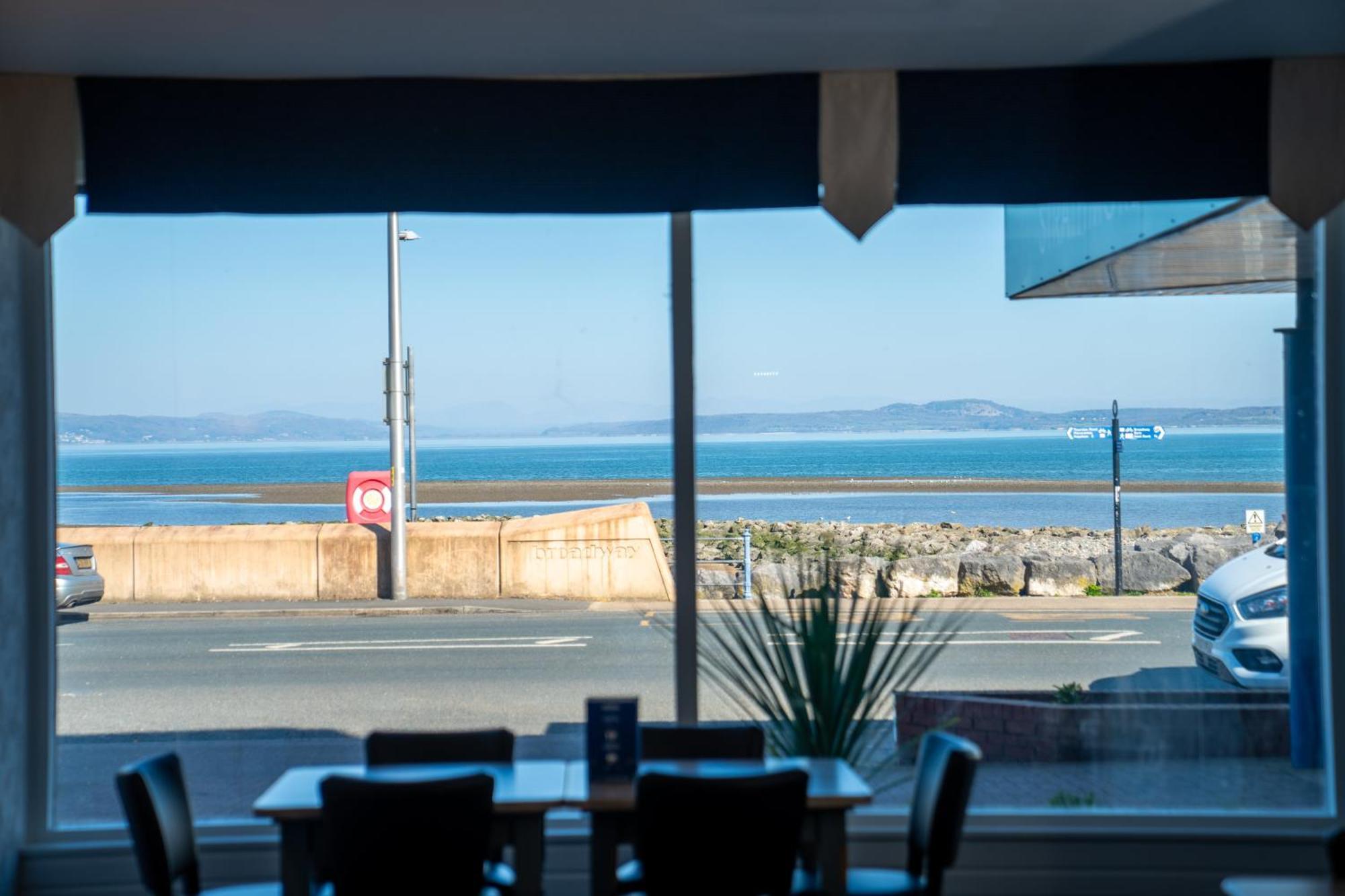 The Strathmore Hotel Morecambe Buitenkant foto