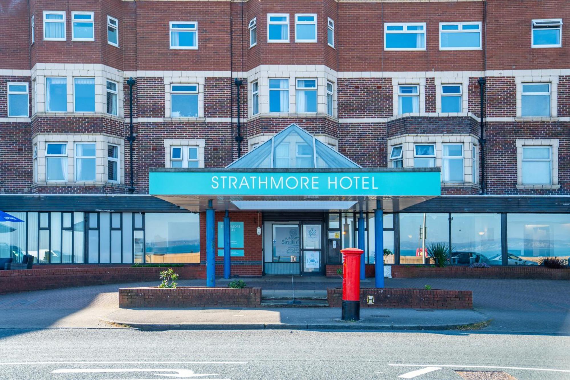 The Strathmore Hotel Morecambe Buitenkant foto
